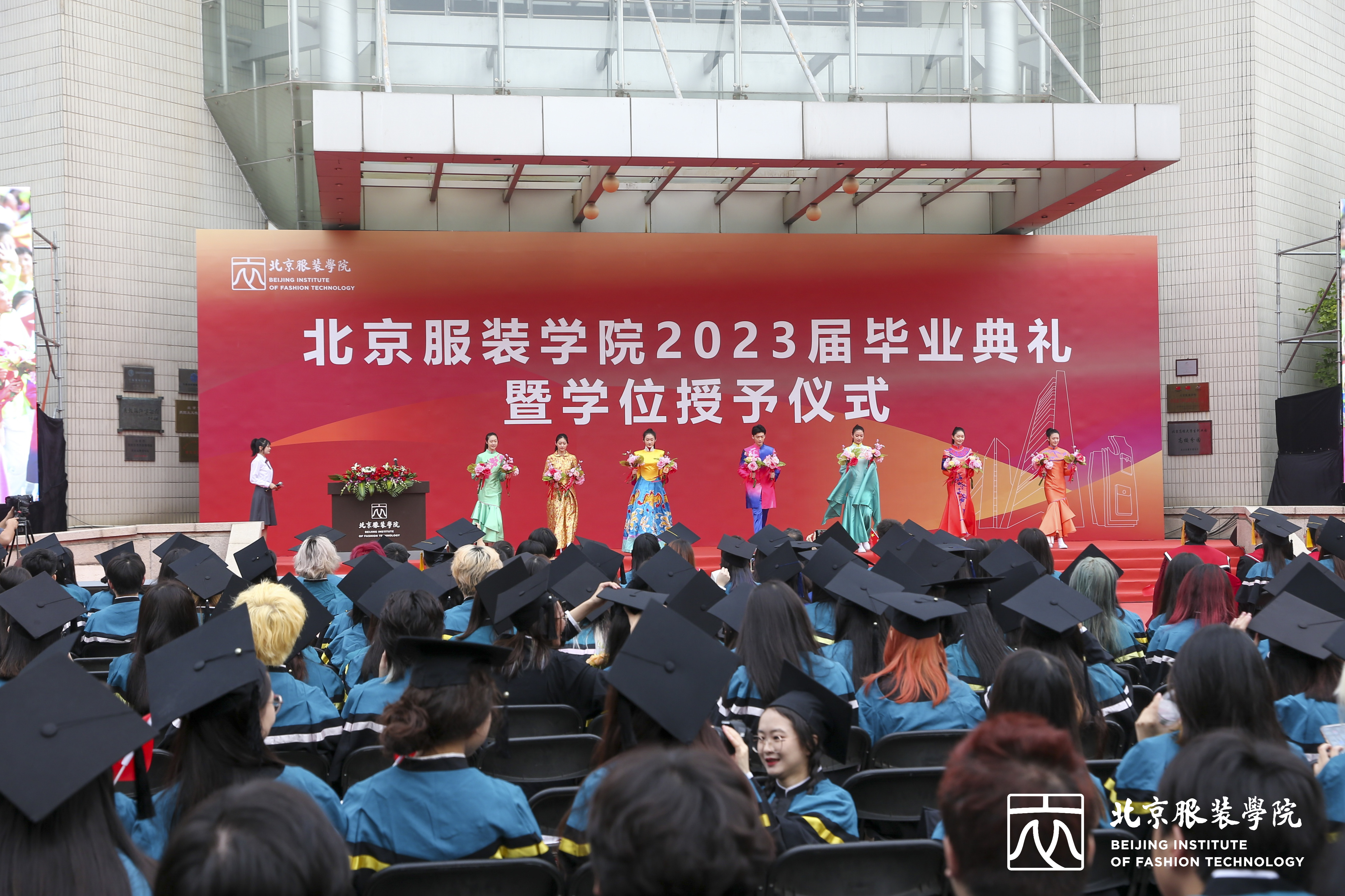 “以夢為馬——大學四年情景回顧”服裝走秀4.jpg
